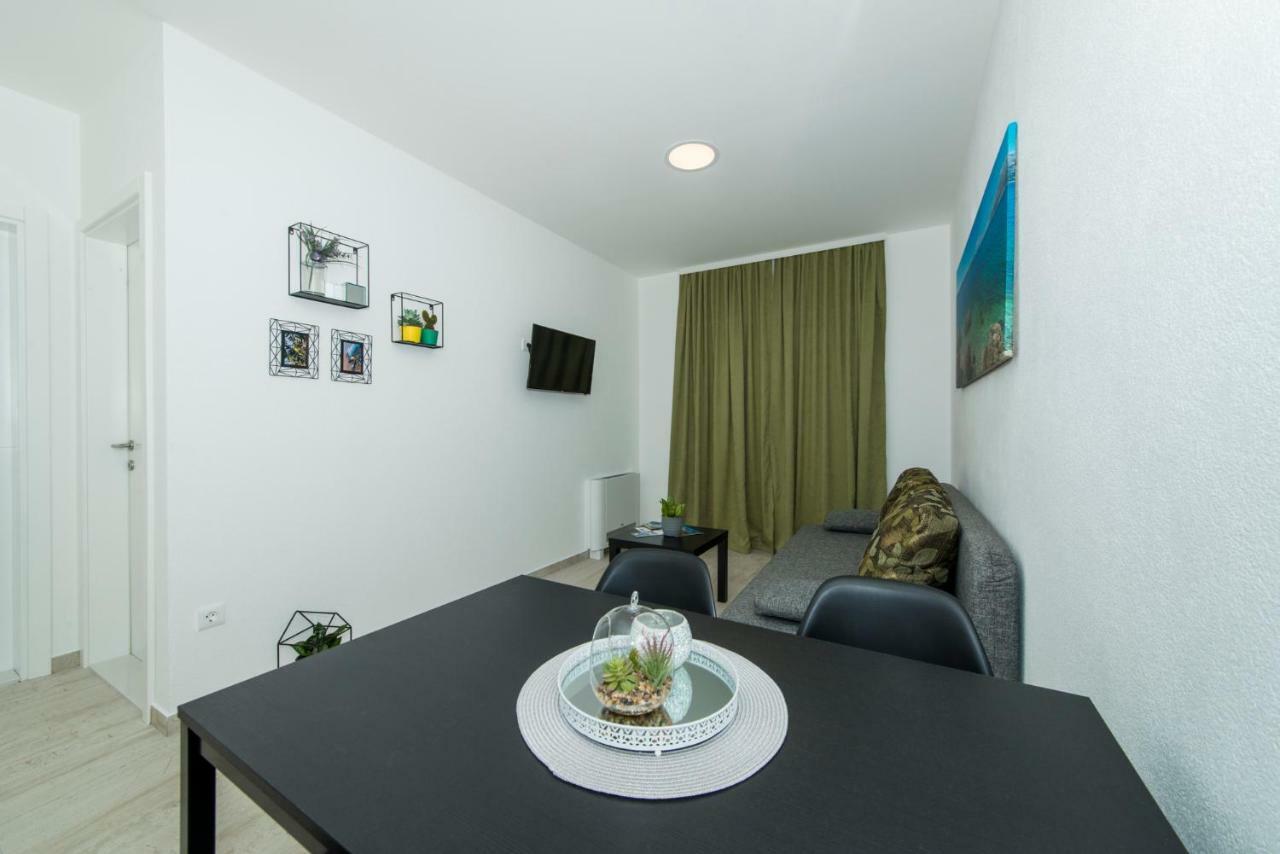 Apartmani Spiline - Mia Baška Voda Extérieur photo