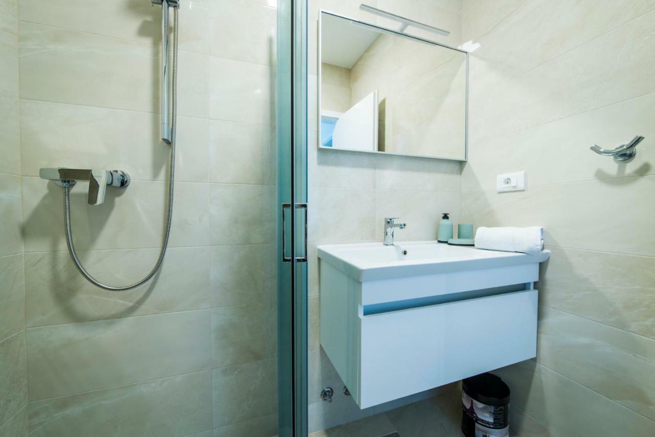 Apartmani Spiline - Mia Baška Voda Extérieur photo